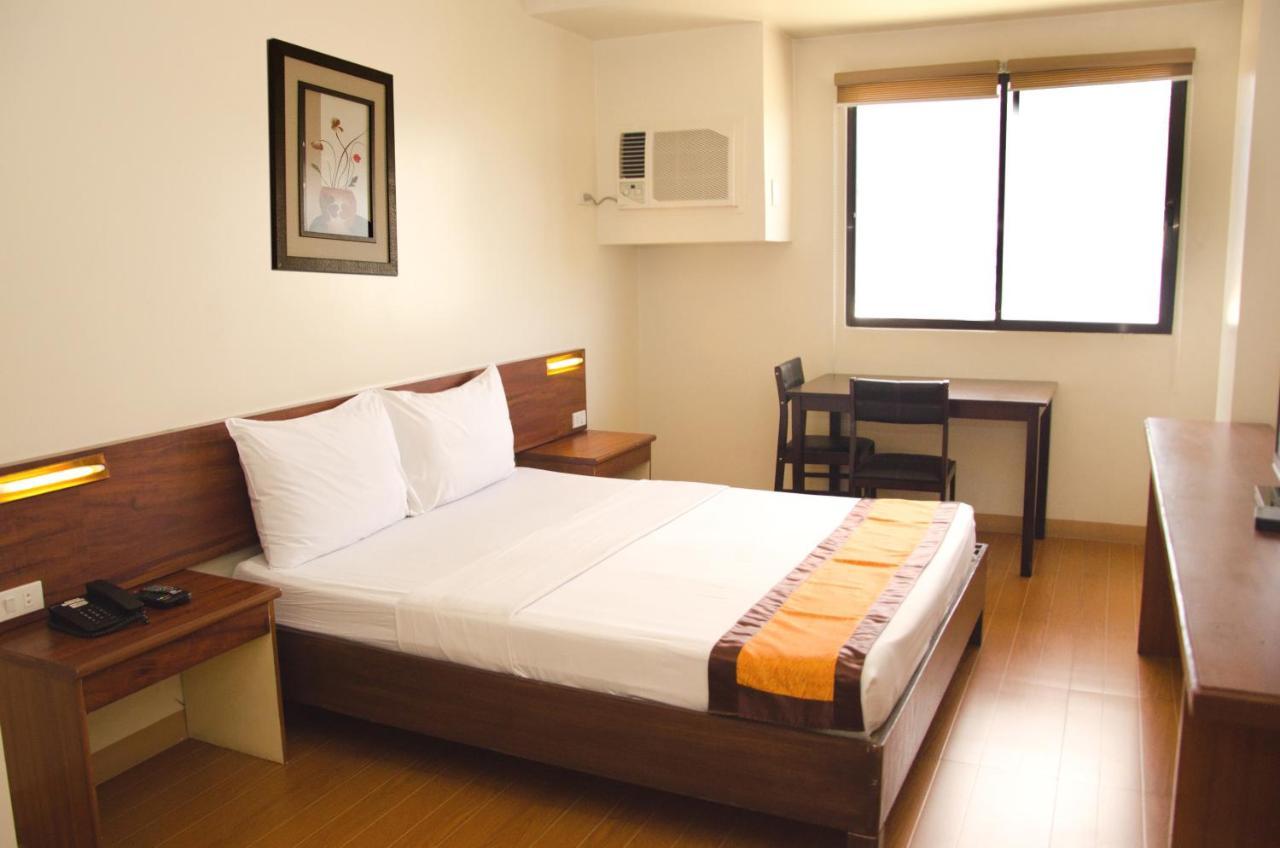 M Suites Hotel Makati City Extérieur photo