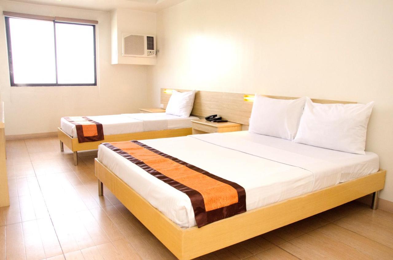 M Suites Hotel Makati City Extérieur photo