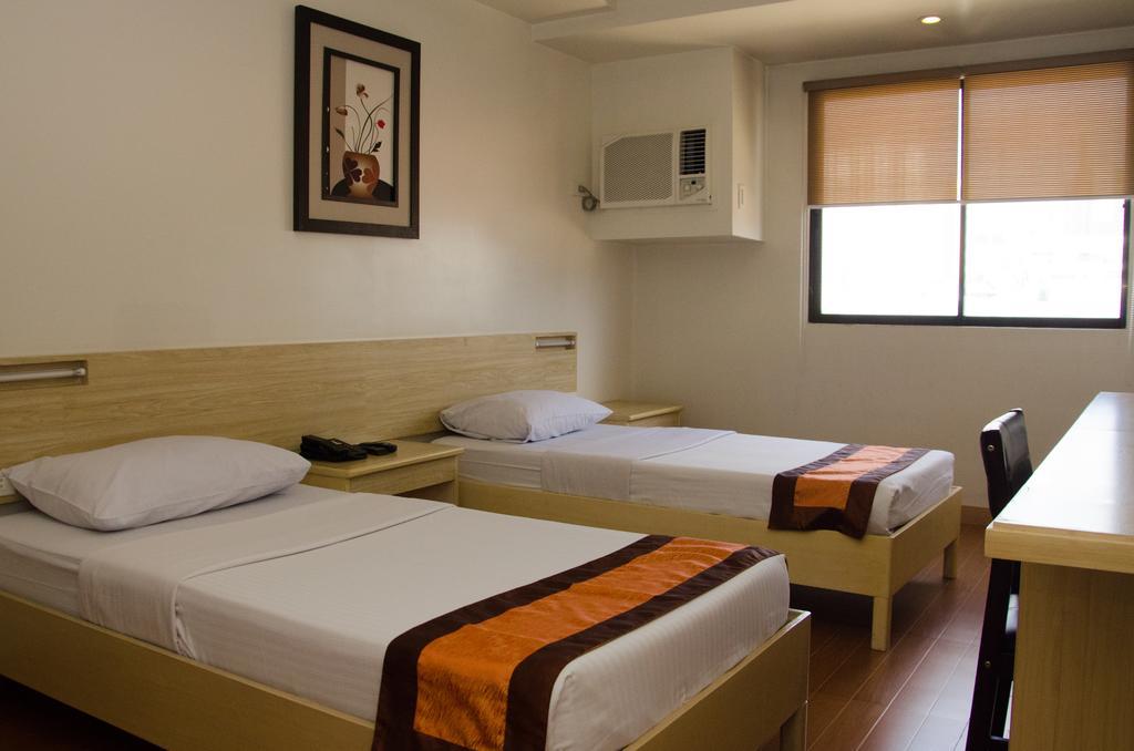 M Suites Hotel Makati City Extérieur photo