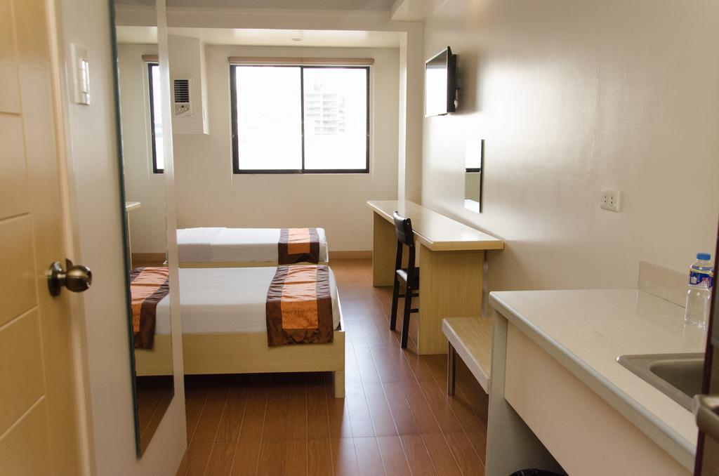 M Suites Hotel Makati City Extérieur photo