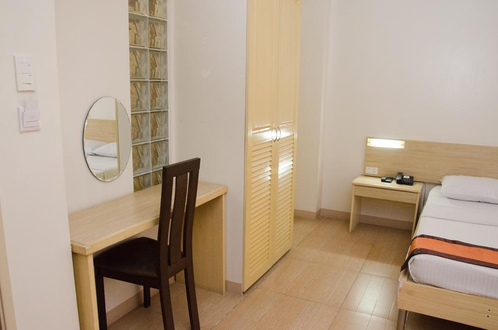 M Suites Hotel Makati City Extérieur photo