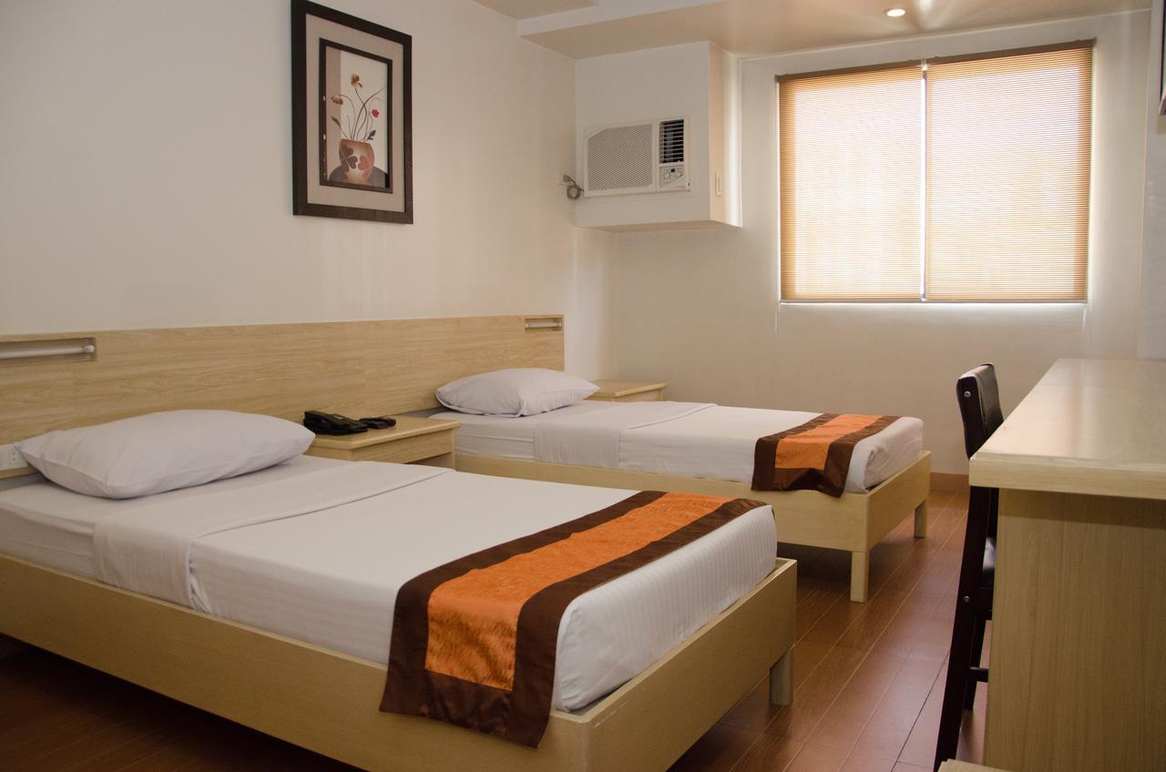 M Suites Hotel Makati City Extérieur photo