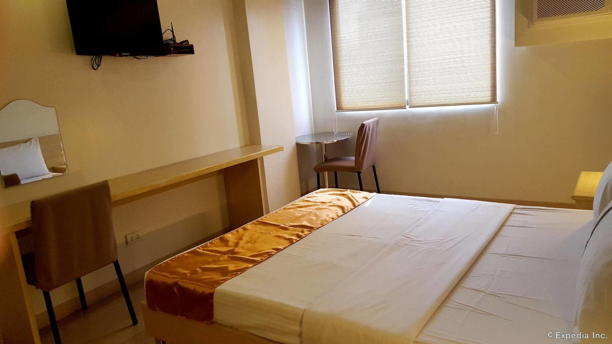 M Suites Hotel Makati City Extérieur photo