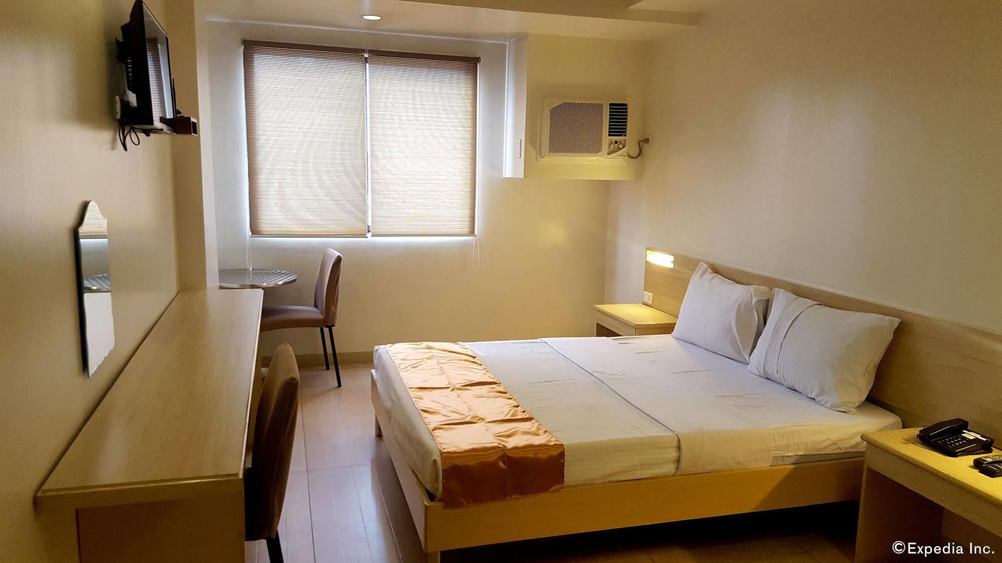 M Suites Hotel Makati City Extérieur photo